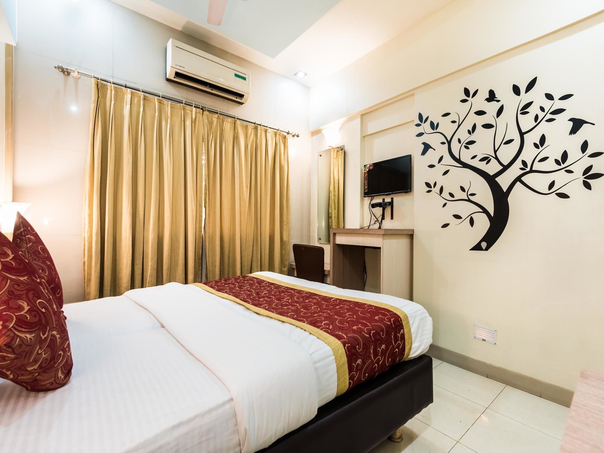 Oyo 1781 Hotel Panchratna Panvel Bagian luar foto