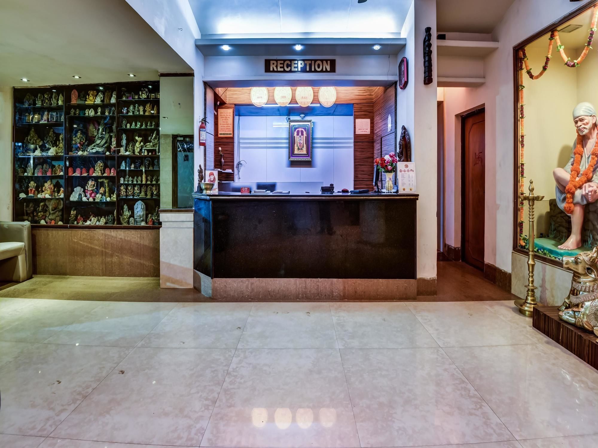 Oyo 1781 Hotel Panchratna Panvel Bagian luar foto