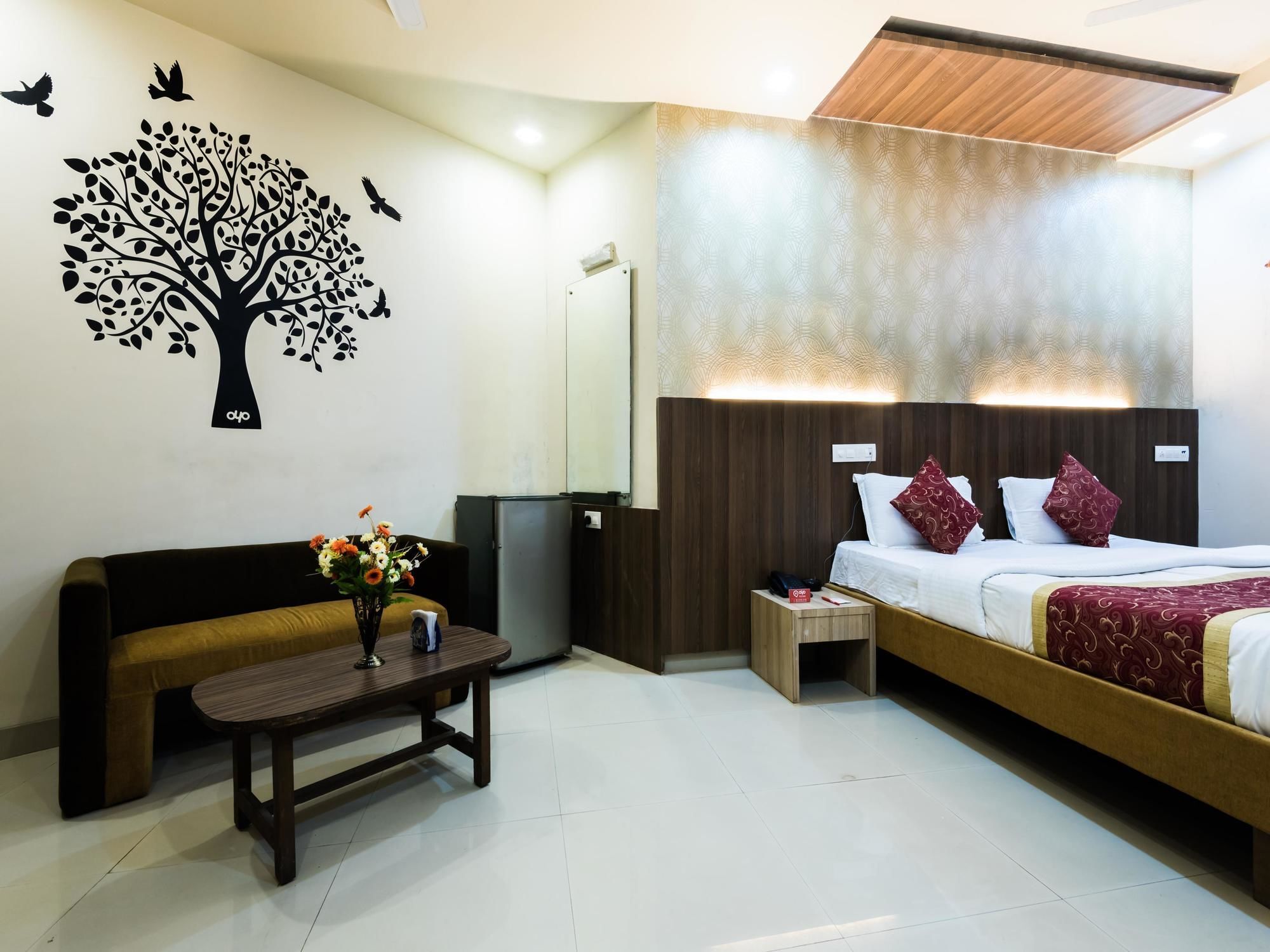 Oyo 1781 Hotel Panchratna Panvel Bagian luar foto